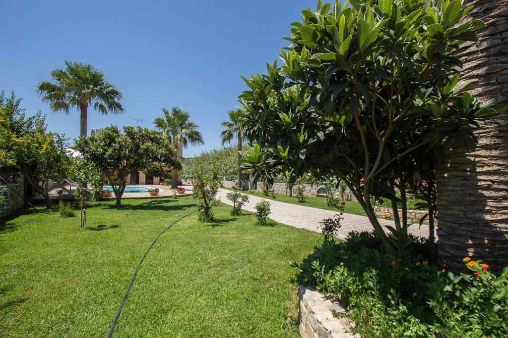 Erodios Villas 1 Gerani  Bagian luar foto